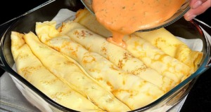 Zapečené palačinky s jemnou rajčatovou omáčkou plněné žampiony a sýrem Zapečené palačinky s jemnou rajčatovou omáčkou plněné žampiony a sýrem