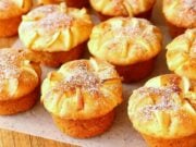 Vábivé tvarohové muffiny s jablíčkem - Sladká dobrůtka!