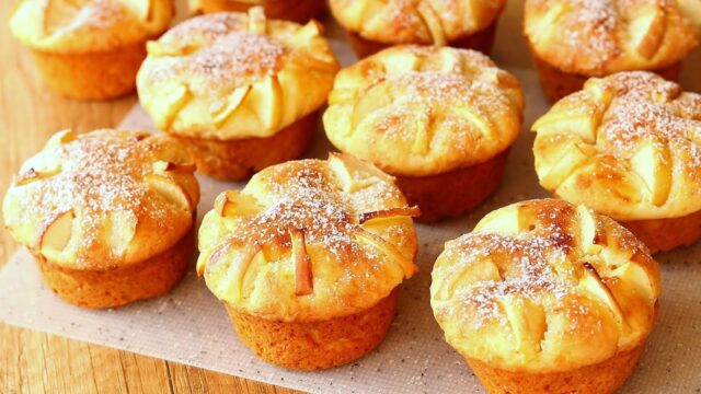 Vábivé tvarohové muffiny s jablíčkem - Sladká dobrůtka! Vábivé tvarohové muffiny s jablíčkem - Sladká dobrůtka!
