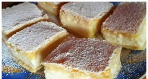 Lahodné pudinkovo-smetanové kostky, které se rozplývají na jazyku! Jemný a chutný koláč, kterým nikdo nepohrdne!