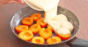Obrácený smažený meruňkový koláč – krok za krokem Obrácený smažený meruňkový koláč - Ideální s horkým čajem nebo mlékem!