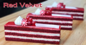 Pohádkový sametový RED VELVET dort s citronovo-tvarohovým krémem a želatinovou polevou Pohádkový sametový RED VELVET dort s citronovo-tvarohovým krémem a želatinovou polevou - Kouzlo na vašem talíři!