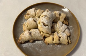 Linecké rohlíčky plněné jablky jako od babičky Linecké rohlíčky plněné jablky - recept jako od babičky