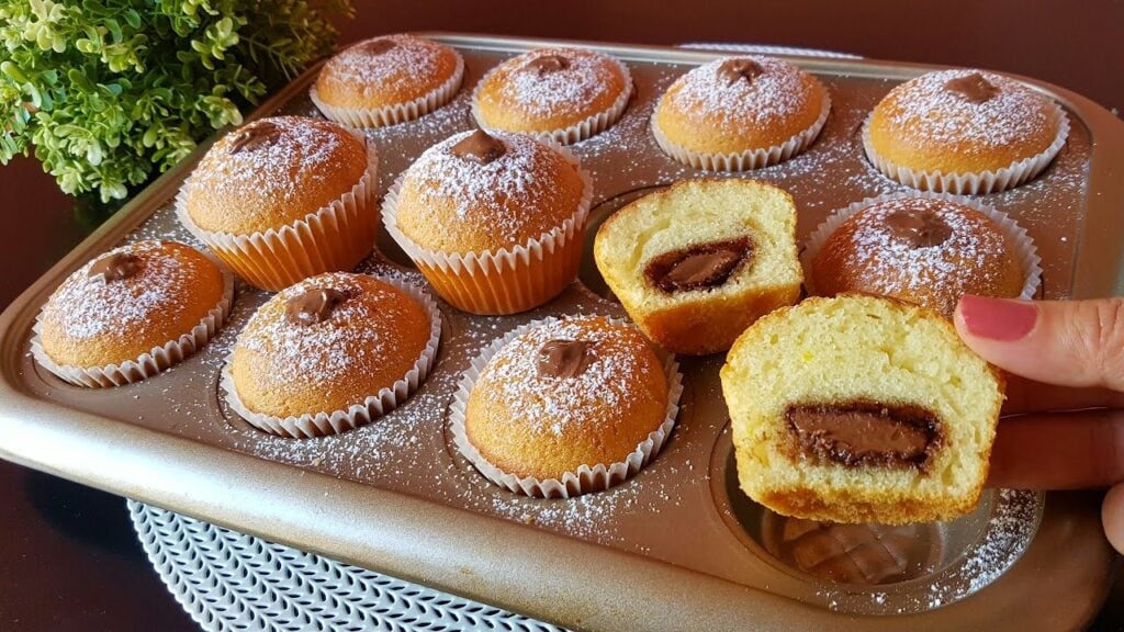 Měkké a nadýchané muffiny z jogurtového těsta s Nutellou - Nebe v ústech!