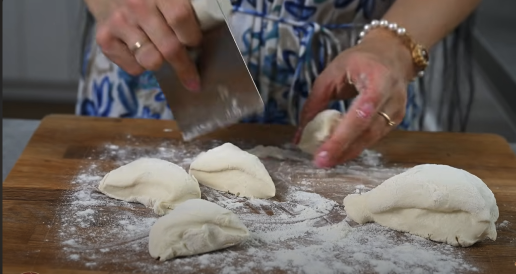 Domácí jogurtový wrap plněný kukuřičnými nugetkami z vepřové panenky, dresinkem a salátem - Rychlá večeře!