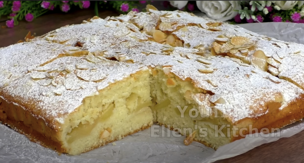 Skvělý jablečný koláč z jemného těsta s mandlovými lupínky - Jako od babičky