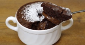 Nadýchaný čokoládový hrníčkový dezert s Nutellou – Upečete za 1 minutu v mikrovlnné troubě! Nadýchaný čokoládový hrníčkový dezert s Nutellou - Upečete za 1 minutu v mikrovlnné troubě!