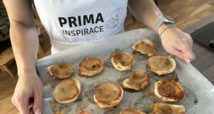 Rychlá podzimní pochoutka s medovým nádechem – Jablka a ořechy v listovém těstě