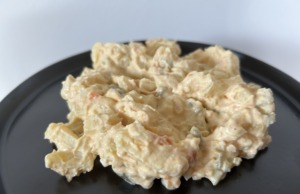 Slavnostní bramborový salát – osvědčený recept na oslavy a návštěvy Slavnostní bramborový salát – osvědčený recept na oslavy a návštěvy