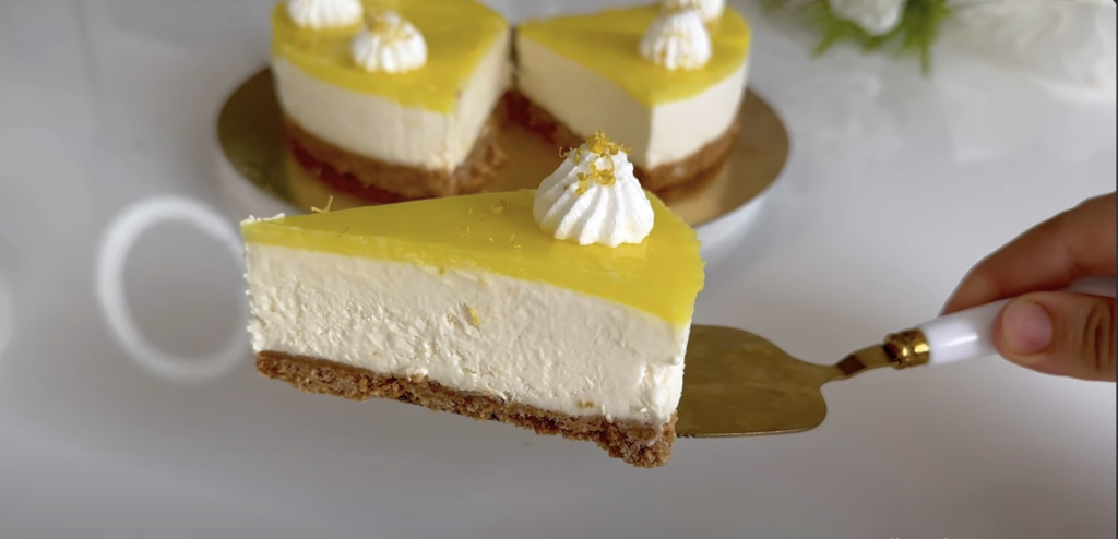 Okouzlující sušenkový CHEESECAKE se smetanovo-citronovým tvarohem a citronovou polevou - Noblesa na talíři bez pečení!