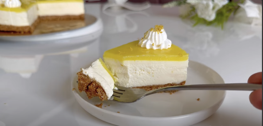 Okouzlující sušenkový CHEESECAKE se smetanovo-citronovým tvarohem a citronovou polevou - Noblesa na talíři bez pečení!