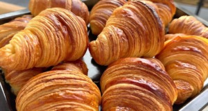 Domácí křupavoučké máslové croissanty, které si ihned zamilujete Domácí křupavoučké máslové croissanty, které si ihned zamilujete: Domácí francouzská snídaně na vašem stole!