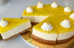 Sušenkový CHEESECAKE se smetanovo-citronovým tvarohem a citronovou polevou - bez pečení