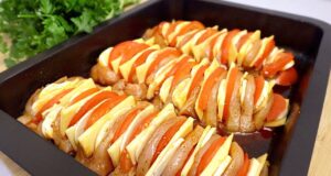 Křupavá spirálovitá kuřecí prsa plněná sýrem, žampiony a rajčaty - Rychlá a křupavá pochoutka!