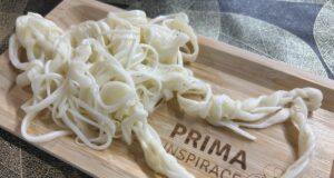 Domácí sýrové nitě z mozzarelly: Rychlé slané občerstvení, které zvládne každý