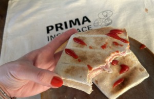 Blesková večeře jen ze 3 ingrediencí – Tortilla plněná šunkou a sýrem Blesková večeře jen ze 3 ingrediencí - Tortilla plněná šunkou a sýrem