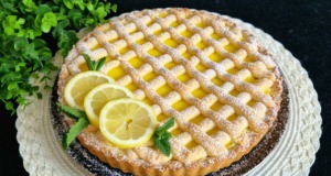 Mřížkovaný italský citronový dort z jemného těsta – ideální k horkému čaji! Mřížkovaný italský citronový dort z jemného těsta - ideální k horkému čaji!