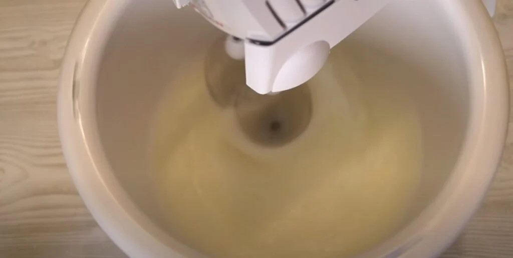 Vánoční pusinky z vaječného bílku s vůní citronů - pouze 3 ingredience!