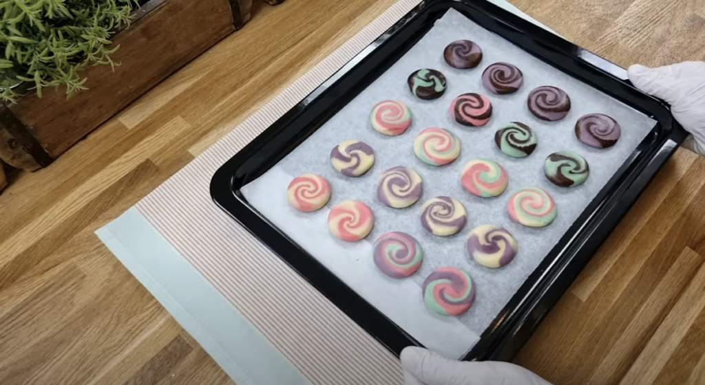 Okouzlující barevné COOKIES s mramorovým máslem - krásná barevnost na talíři!