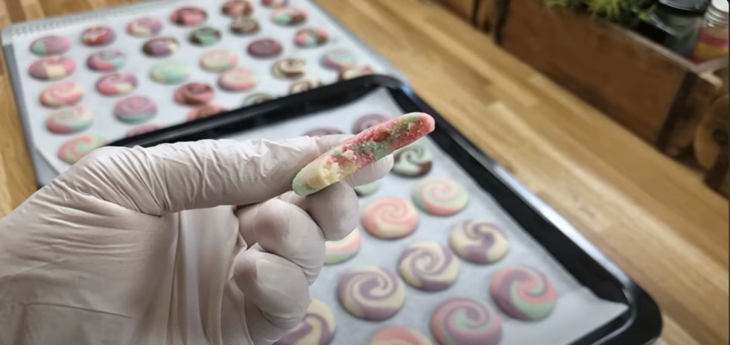 Okouzlující barevné COOKIES s mramorovým máslem - krásná barevnost na talíři!