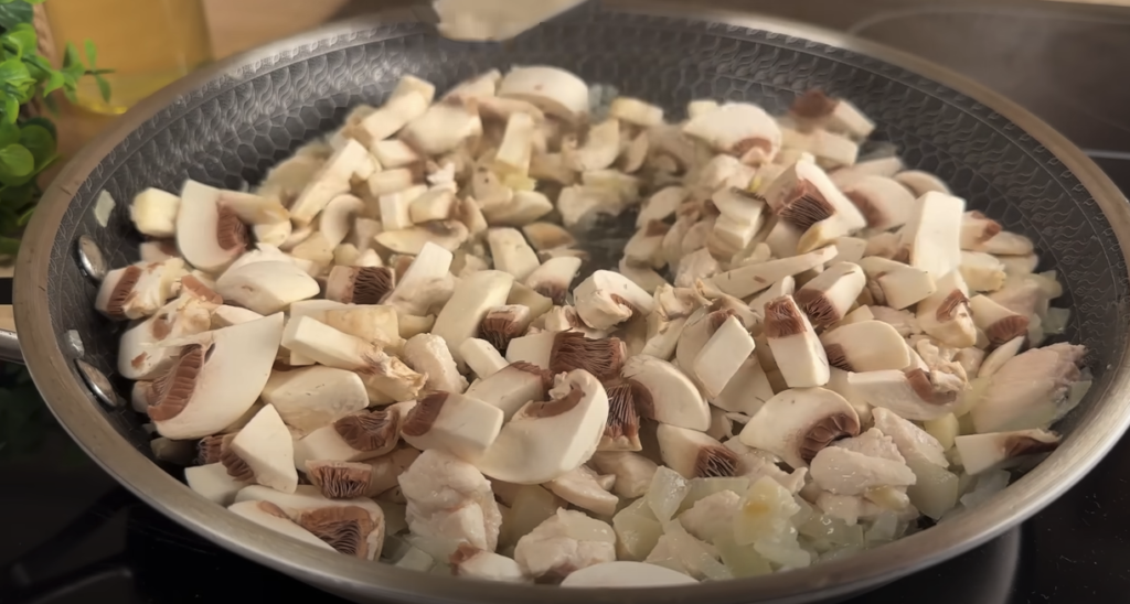 Ruladă de tortilla crocantă cu brânză umplută cu pui și legume