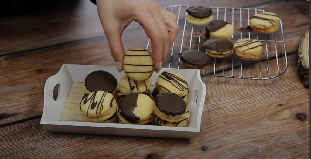 Domácí kokosové laskonky s čokoládou: Lahodný recept na vánoční cukroví