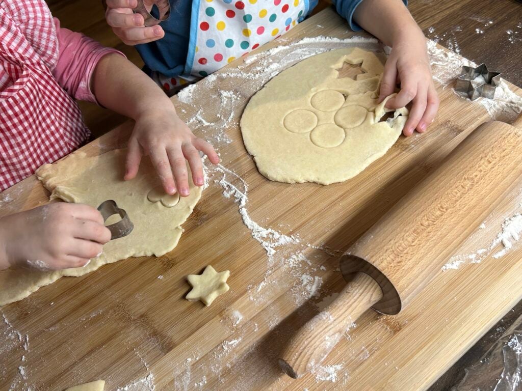 Křehké šlehačkové cukroví - snadný a rychlý recept jen ze 3 surovin!