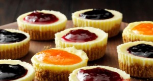 Mini cheesecaky s džemem: Jednoduchá a elegantní dezertní pochoutka