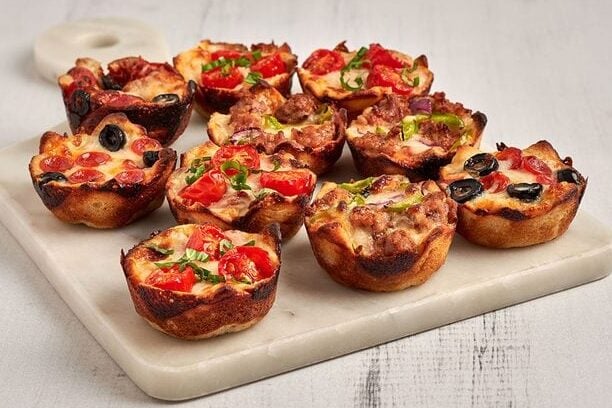 Mini pizza muffiny: Lahodná a rychlá svačinka na každou příležitost