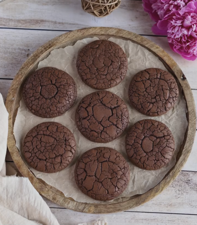 Brownkies: Křupavé čokoládové cookies s vláčnou brownies strukturou