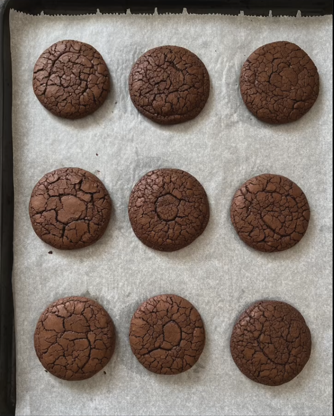 Brownkies: Křupavé čokoládové cookies s vláčnou brownies strukturou