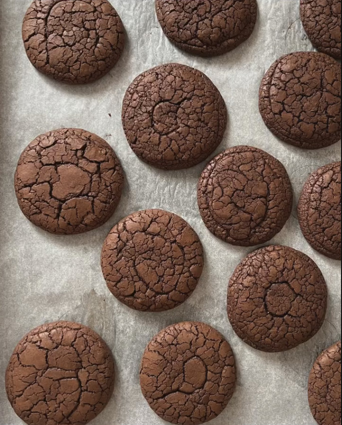 Brownkies: Křupavé čokoládové cookies s vláčnou brownies strukturou