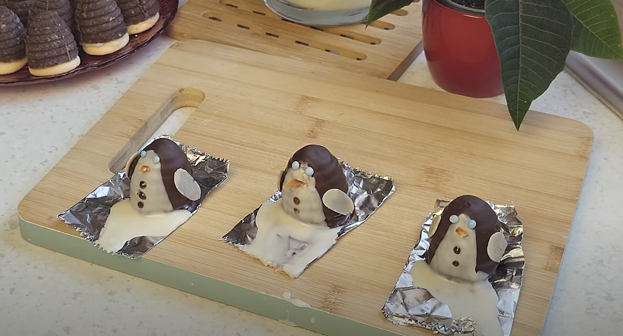 Vosí hnízda s krémem z vaječného likéru, která by neměla chybět na svátečním stole Vosí hnízda s krémem z vaječného likéru, která by neměla chybět na svátečním stole