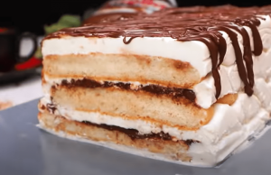 Během pár minut připravený – Vyzkoušejte piškotový zákusek se smetanou a nutellou!