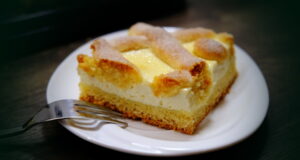 Mřížkový šťavnatý tvarohový koláč Mřížkový tvarohový koláč – šťavnatý, jemný a jako od babičky