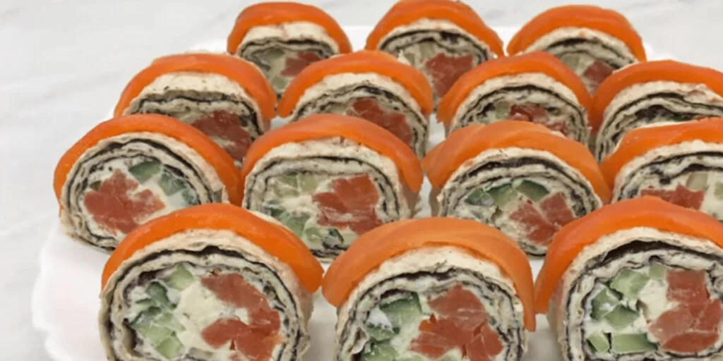 Elegantní sushi závitky s lipií, červenou rybou a okurkou: Příprava 5 minut!