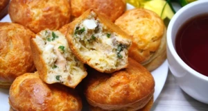 Kefírové muffiny s tuňákem a sýrem: Perfektní pohoštění pro každou příležitost Křehké kefírové muffiny s tuňákem a sýrem: Perfektní pohoštění pro každou příležitost