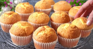 Nadýchané citronovo-jogurtové muffiny s jemnou cukrovou krustičkou Nadýchané citronovo-jogurtové muffiny s jemnou cukrovou krustičkou: Sladký požitek na talíři!