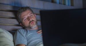 Pořád mě podváděl online. Rozhodla jsem se, že ho zničím jeho vlastní hrou