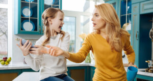 Manžel dělá své dceři z prvního manželství bankomat. Naše vlastní rodina kvůli tomu strádá