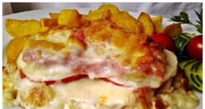 Farmářské obložené vepřové kotlety: Recept na poctivé a šťavnaté vepřové kotlety z trouby Farmářské obložené vepřové kotlety se slaninou, zeleninou a sýrem