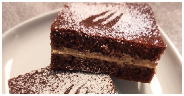 Perník s kávovým krémem