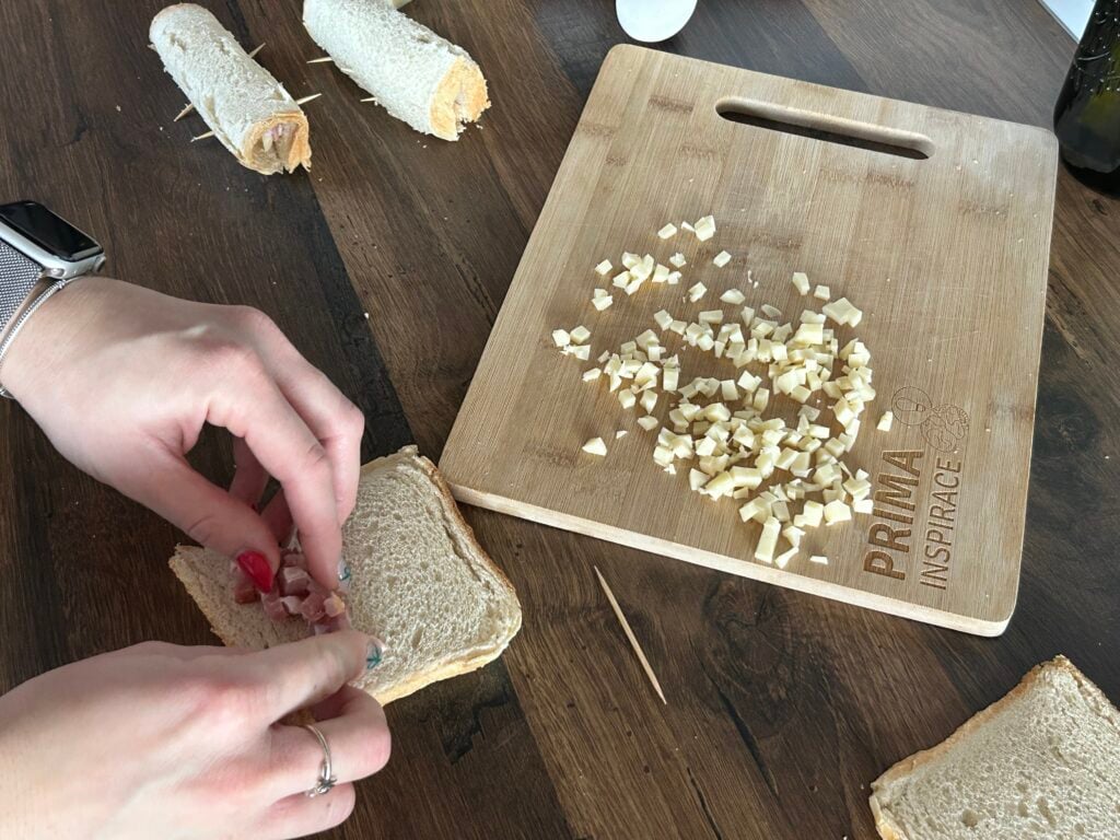 Roládky z toastového chleba - jednoduchá a rychlá slaná pochoutka