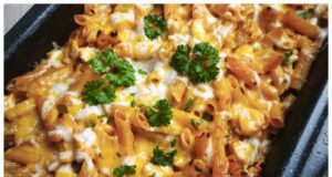 Těstoviny z jednoho pekáče: Krémová pochoutka s kuřecím masem a sýrem