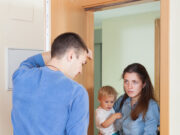 Myslela jsem, že mám šťastné manželství. Pak mi u večeře řekl: „Vystěhuj se“