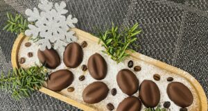 Domácí kávová zrna – nepečený dezert s vůní kávy, rumu a čokolády Domácí kávová zrna – nepečený dezert s vůní kávy, rumu a čokolády