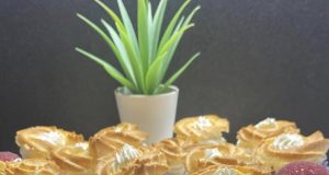 Domácí odpalované větrníky s borůvkovým krémem Domácí odpalované větrníky s borůvkovým krémem