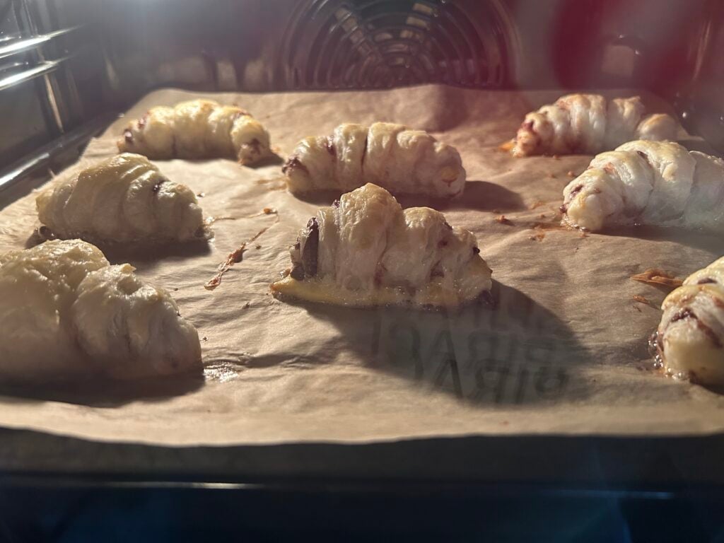 Čokoládové croissanty z listového těsta - snadný a rychlý recept jen ze 3 ingrediencí!