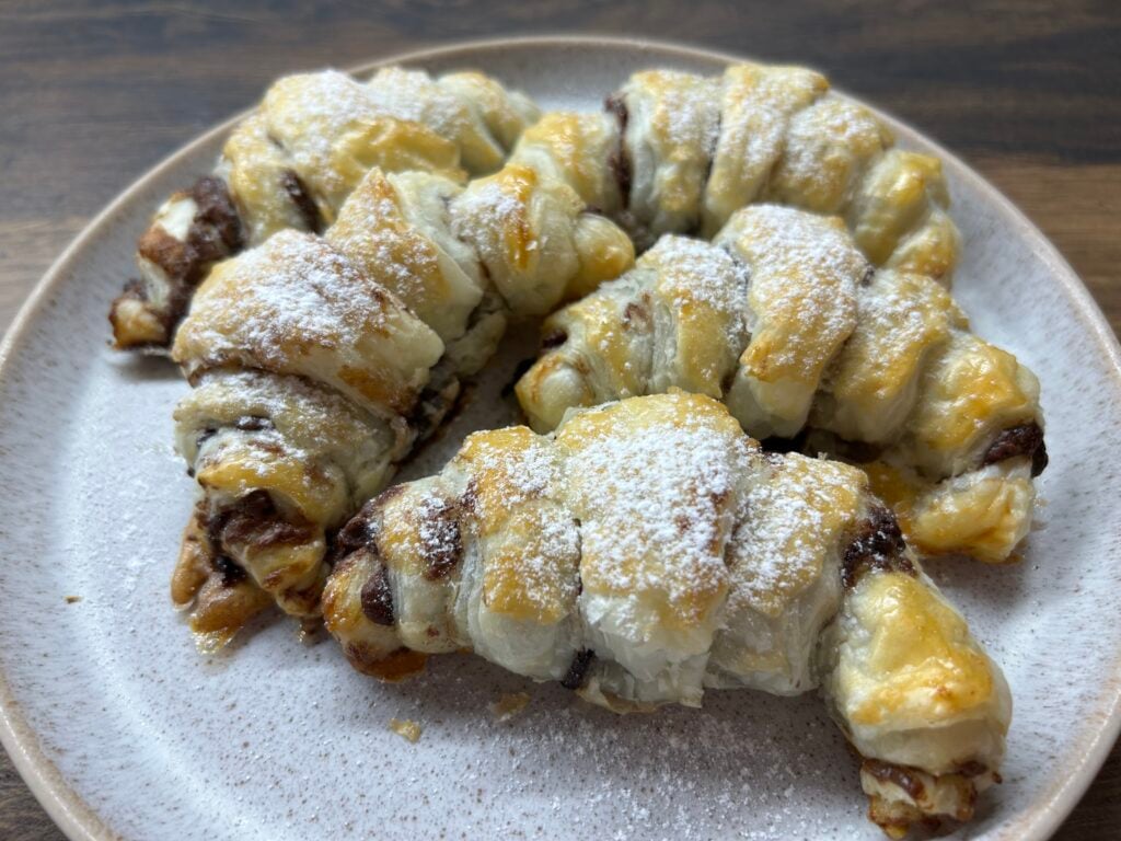 Čokoládové croissanty z listového těsta - snadný a rychlý recept jen ze 3 ingrediencí!