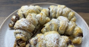 Čokoládové croissanty z listového těsta – snadný a rychlý recept jen ze 3 ingrediencí!